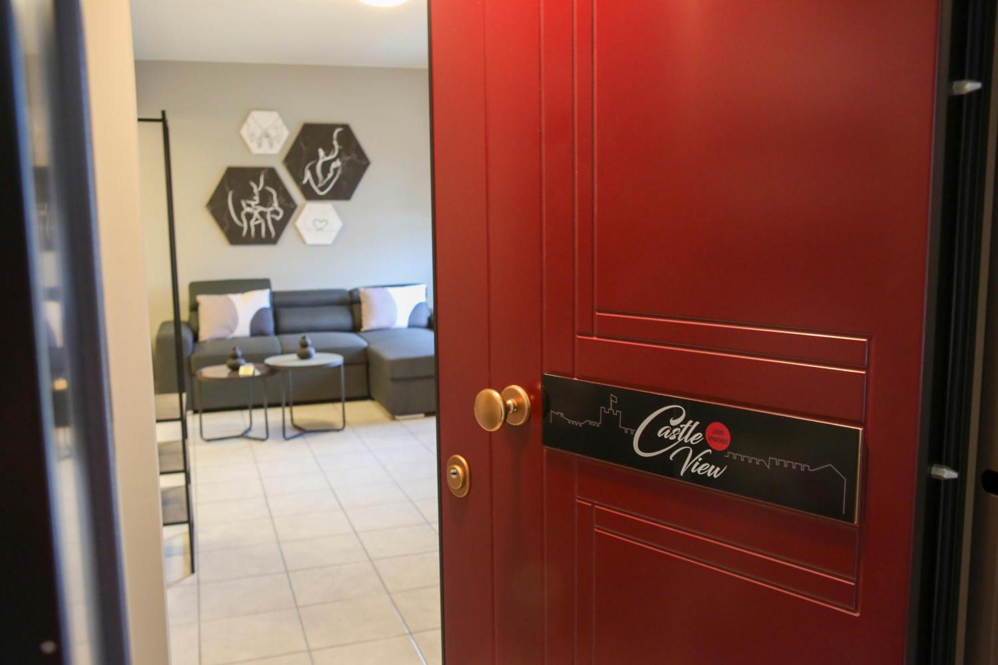 Castle View Luxury With Free Private Parking Apartment